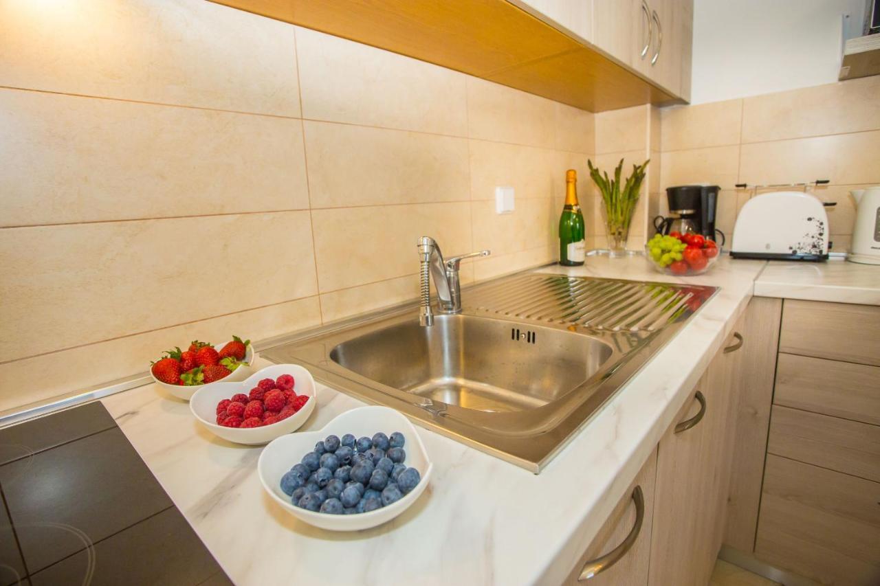 Apartment Dora Near Sea And Center With Private Garage Poreč Eksteriør bilde